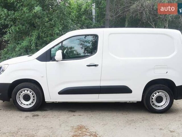 Білий Опель Combo Cargo, об'ємом двигуна 1.5 л та пробігом 79 тис. км за 8000 $, фото 6 на Automoto.ua