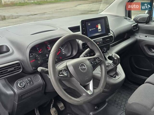 Белый Опель Combo Cargo, объемом двигателя 0 л и пробегом 93 тыс. км за 12450 $, фото 17 на Automoto.ua