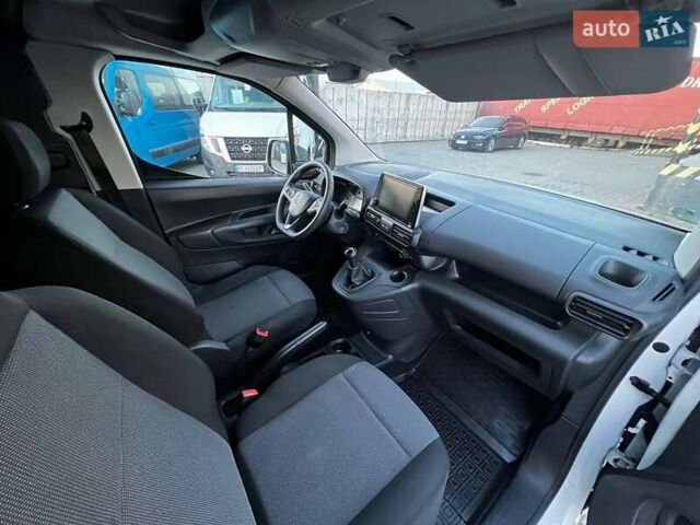 Белый Опель Combo Cargo, объемом двигателя 1.5 л и пробегом 126 тыс. км за 13300 $, фото 36 на Automoto.ua