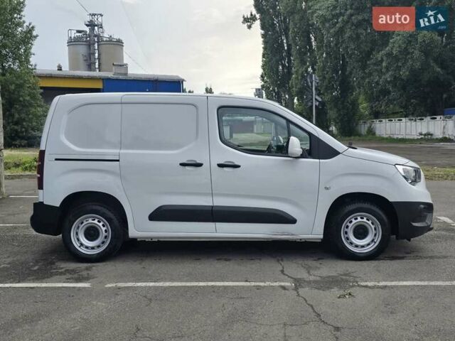 Білий Опель Combo Cargo, об'ємом двигуна 1.5 л та пробігом 79 тис. км за 11550 $, фото 7 на Automoto.ua