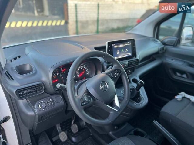 Белый Опель Combo Cargo, объемом двигателя 1.5 л и пробегом 126 тыс. км за 13300 $, фото 25 на Automoto.ua