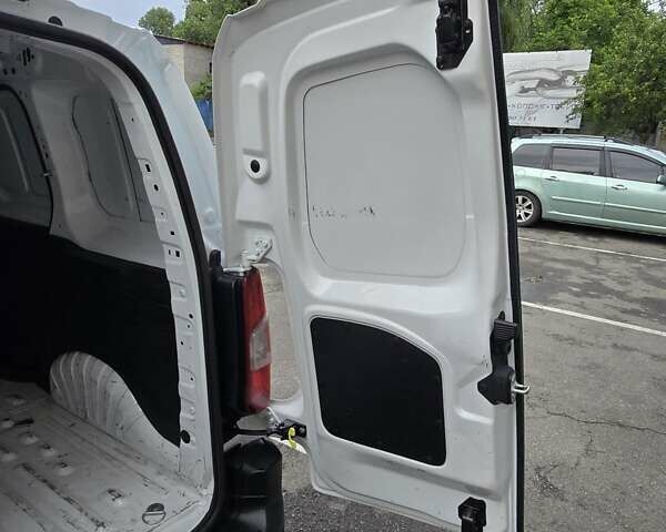 Білий Опель Combo Cargo, об'ємом двигуна 1.5 л та пробігом 79 тис. км за 11550 $, фото 16 на Automoto.ua