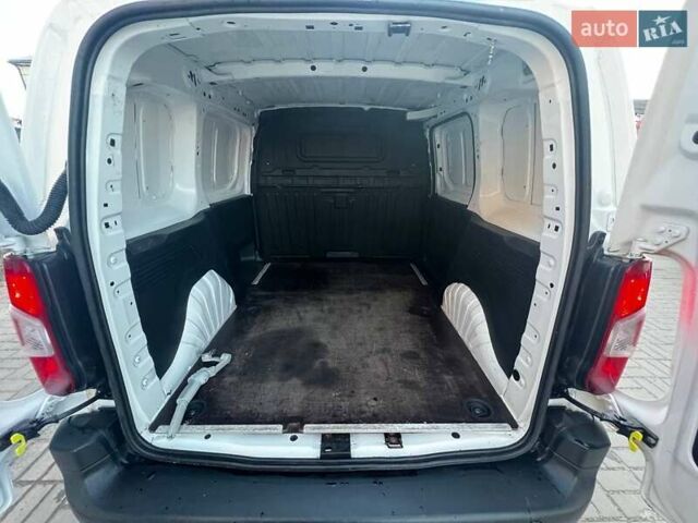 Белый Опель Combo Cargo, объемом двигателя 1.5 л и пробегом 126 тыс. км за 12500 $, фото 9 на Automoto.ua