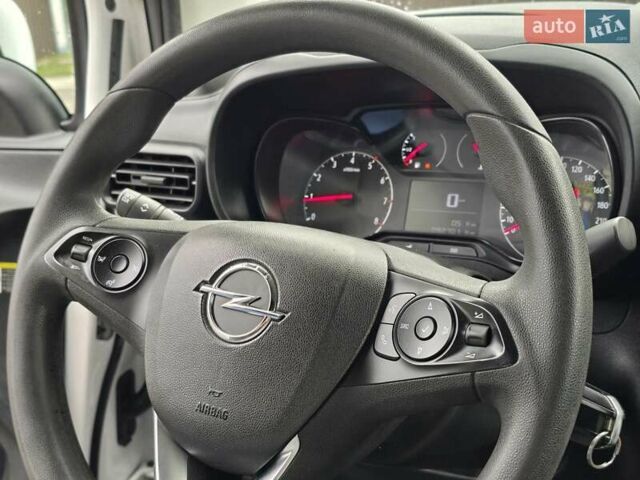 Белый Опель Combo Cargo, объемом двигателя 0 л и пробегом 93 тыс. км за 12450 $, фото 22 на Automoto.ua