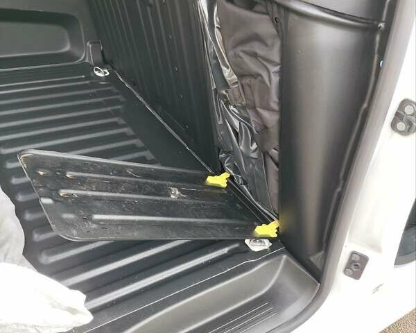 Білий Опель Combo Cargo, об'ємом двигуна 1.5 л та пробігом 188 тис. км за 11600 $, фото 18 на Automoto.ua