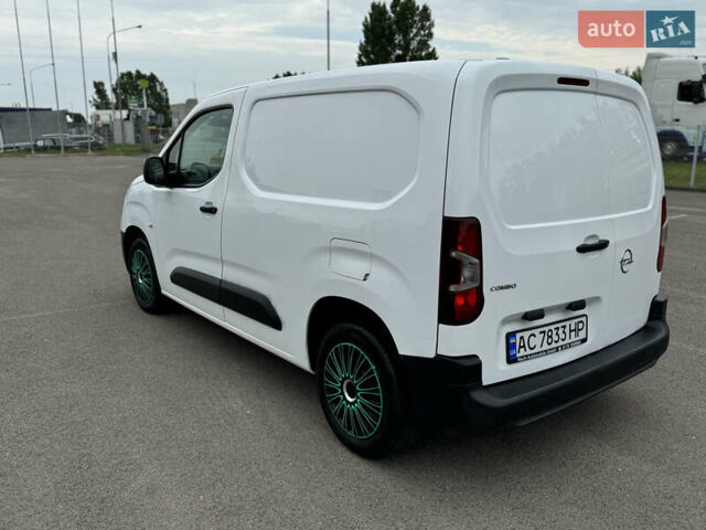 Белый Опель Combo Cargo, объемом двигателя 1.5 л и пробегом 108 тыс. км за 10950 $, фото 6 на Automoto.ua
