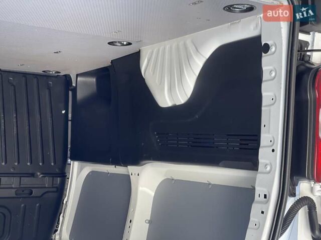 Білий Опель Combo Cargo, об'ємом двигуна 1.5 л та пробігом 146 тис. км за 12500 $, фото 31 на Automoto.ua