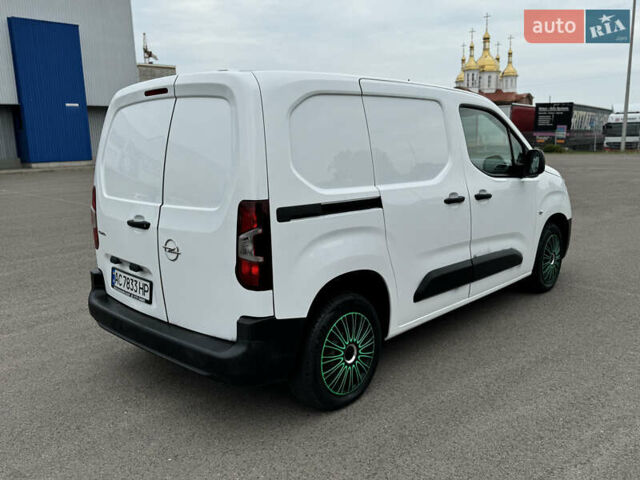 Белый Опель Combo Cargo, объемом двигателя 1.5 л и пробегом 108 тыс. км за 10950 $, фото 4 на Automoto.ua