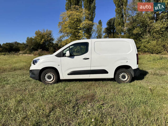 Белый Опель Combo Cargo, объемом двигателя 0 л и пробегом 124 тыс. км за 11995 $, фото 6 на Automoto.ua