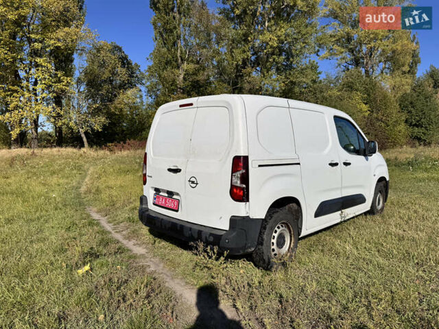 Белый Опель Combo Cargo, объемом двигателя 0 л и пробегом 124 тыс. км за 11995 $, фото 7 на Automoto.ua