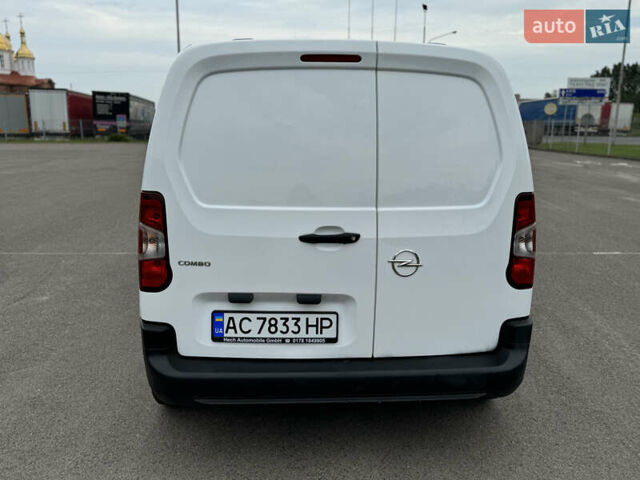 Белый Опель Combo Cargo, объемом двигателя 1.5 л и пробегом 108 тыс. км за 10950 $, фото 5 на Automoto.ua