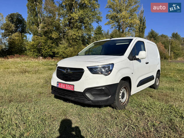 Белый Опель Combo Cargo, объемом двигателя 0 л и пробегом 124 тыс. км за 11995 $, фото 1 на Automoto.ua