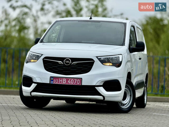 Білий Опель Combo Cargo, об'ємом двигуна 1.5 л та пробігом 154 тис. км за 10700 $, фото 2 на Automoto.ua