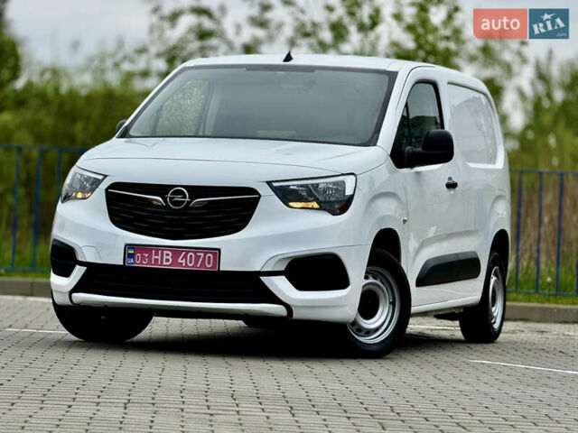 Білий Опель Combo Cargo, об'ємом двигуна 1.5 л та пробігом 154 тис. км за 10700 $, фото 1 на Automoto.ua