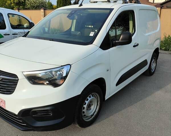 Білий Опель Combo Cargo, об'ємом двигуна 1.5 л та пробігом 188 тис. км за 11600 $, фото 1 на Automoto.ua