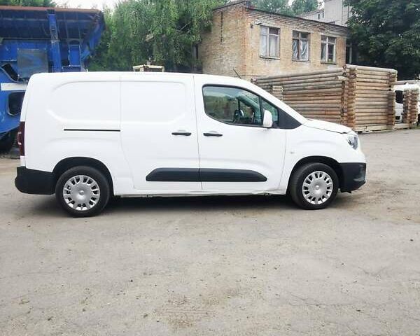 Белый Опель Combo Cargo, объемом двигателя 0 л и пробегом 79 тыс. км за 8000 $, фото 1 на Automoto.ua