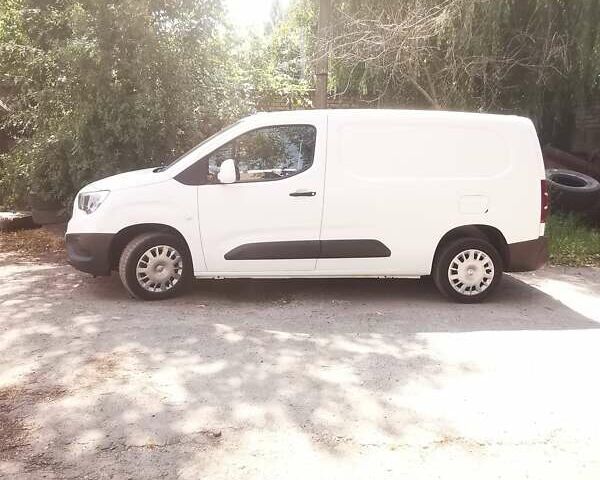 Белый Опель Combo Cargo, объемом двигателя 0 л и пробегом 79 тыс. км за 8000 $, фото 3 на Automoto.ua