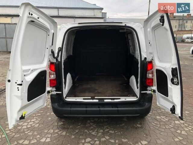Білий Опель Combo Cargo, об'ємом двигуна 1.5 л та пробігом 126 тис. км за 13000 $, фото 5 на Automoto.ua