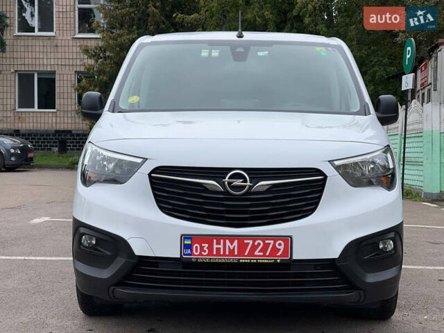 Белый Опель Combo Cargo, объемом двигателя 1.5 л и пробегом 230 тыс. км за 11800 $, фото 4 на Automoto.ua