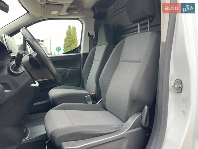 Белый Опель Combo Cargo, объемом двигателя 1.5 л и пробегом 230 тыс. км за 11800 $, фото 19 на Automoto.ua
