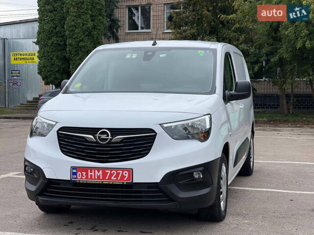 Белый Опель Combo Cargo, объемом двигателя 1.5 л и пробегом 230 тыс. км за 11800 $, фото 3 на Automoto.ua