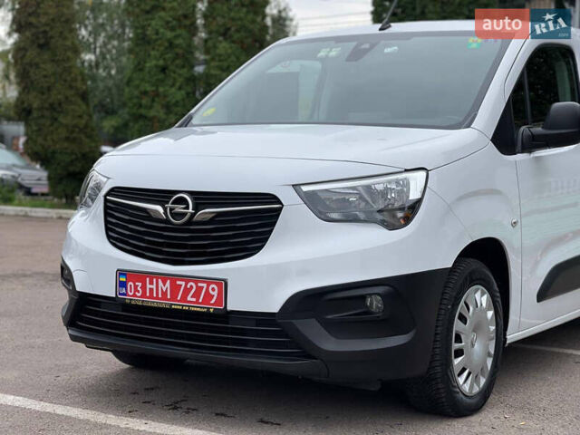 Белый Опель Combo Cargo, объемом двигателя 1.5 л и пробегом 230 тыс. км за 11800 $, фото 2 на Automoto.ua