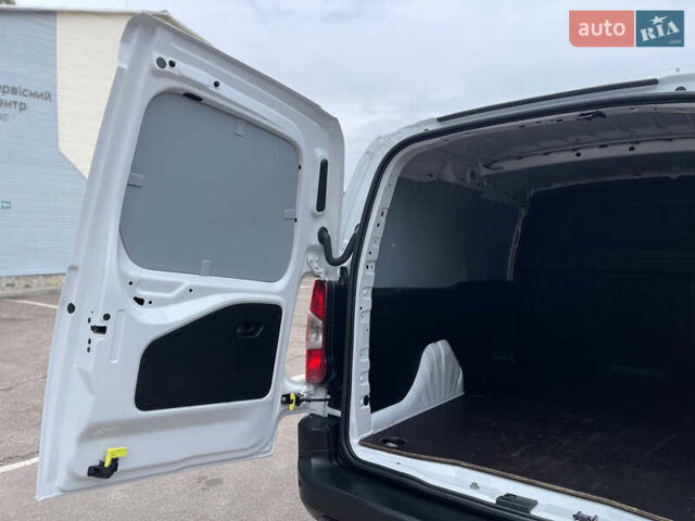 Белый Опель Combo Cargo, объемом двигателя 1.5 л и пробегом 230 тыс. км за 11800 $, фото 26 на Automoto.ua