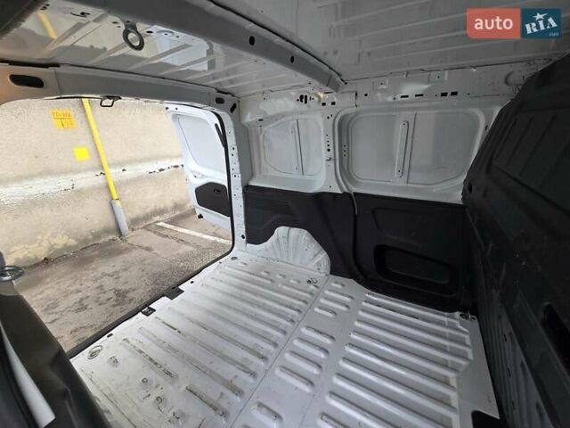 Белый Опель Combo Cargo, объемом двигателя 1.5 л и пробегом 100 тыс. км за 14900 $, фото 24 на Automoto.ua