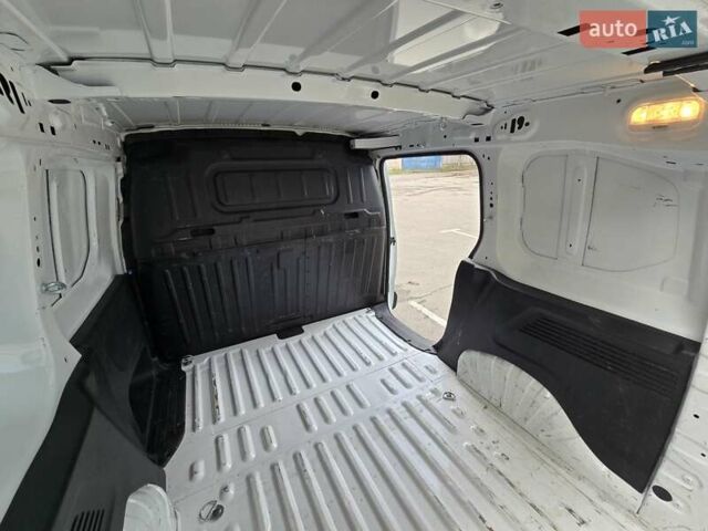 Белый Опель Combo Cargo, объемом двигателя 1.5 л и пробегом 100 тыс. км за 14900 $, фото 25 на Automoto.ua