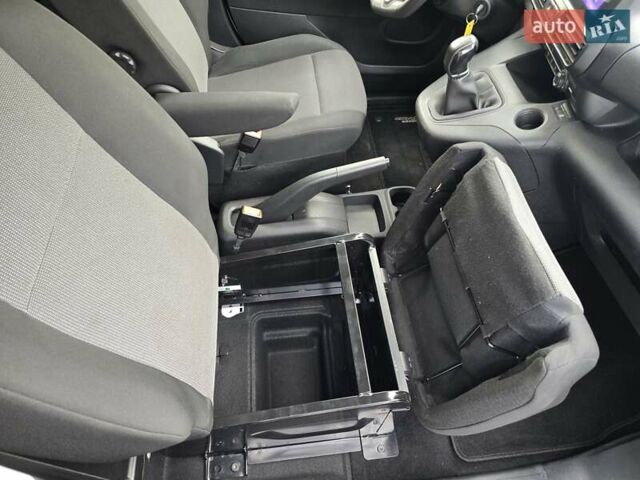 Белый Опель Combo Cargo, объемом двигателя 1.5 л и пробегом 100 тыс. км за 14900 $, фото 32 на Automoto.ua