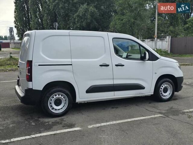 Белый Опель Combo Cargo, объемом двигателя 1.5 л и пробегом 100 тыс. км за 14900 $, фото 9 на Automoto.ua