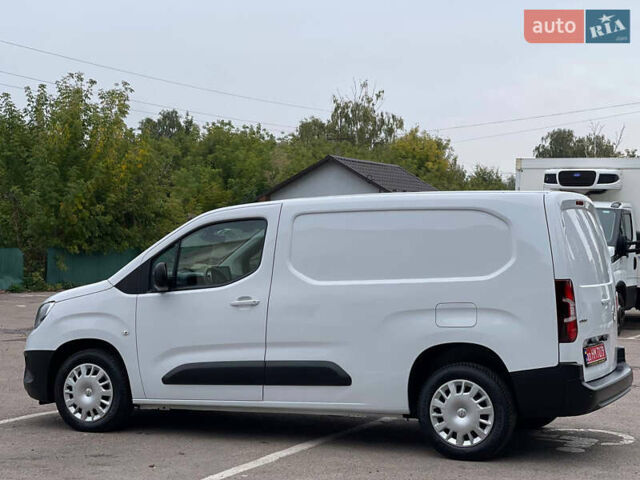 Белый Опель Combo Cargo, объемом двигателя 1.5 л и пробегом 230 тыс. км за 11800 $, фото 13 на Automoto.ua