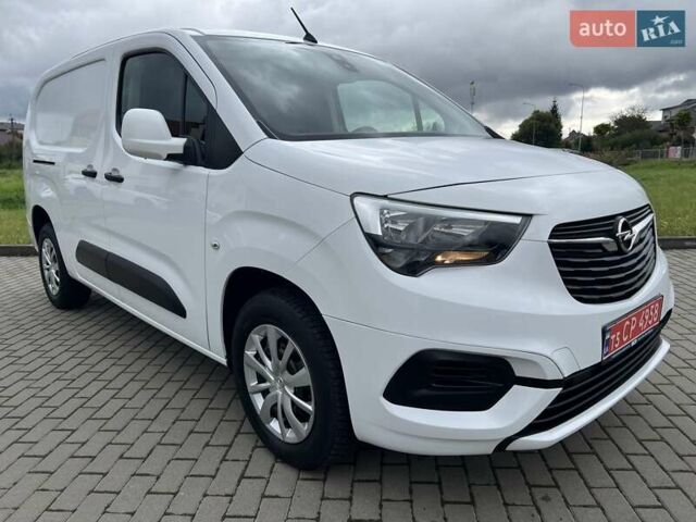 Білий Опель Combo Cargo, об'ємом двигуна 1.5 л та пробігом 60 тис. км за 13999 $, фото 1 на Automoto.ua
