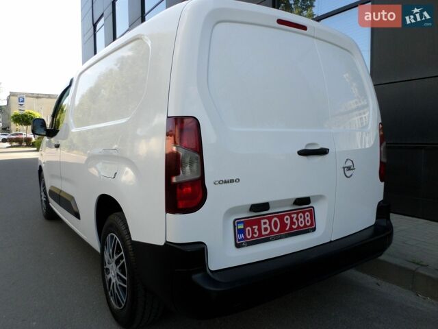 Білий Опель Combo Cargo, об'ємом двигуна 1.6 л та пробігом 215 тис. км за 15400 $, фото 8 на Automoto.ua
