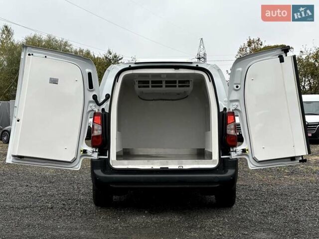 Белый Опель Combo Cargo, объемом двигателя 1.5 л и пробегом 96 тыс. км за 21500 $, фото 14 на Automoto.ua