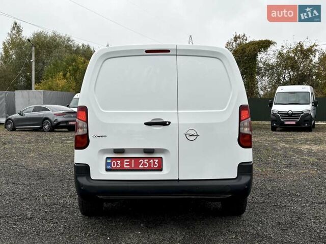 Белый Опель Combo Cargo, объемом двигателя 1.5 л и пробегом 96 тыс. км за 21500 $, фото 8 на Automoto.ua