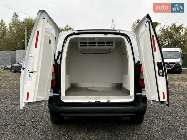 Білий Опель Combo Cargo, об'ємом двигуна 1.5 л та пробігом 96 тис. км за 21000 $, фото 13 на Automoto.ua