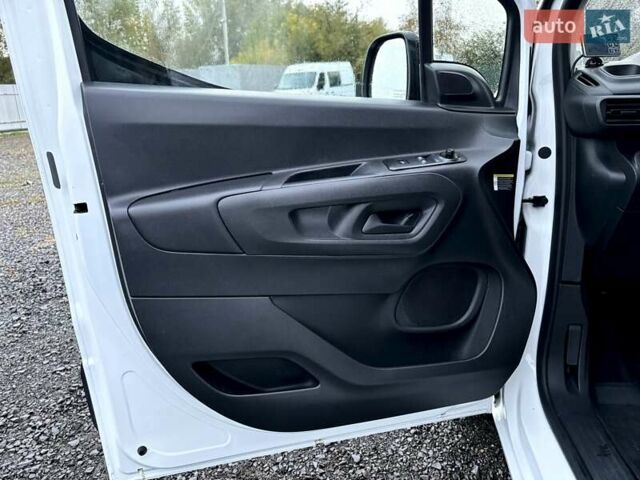 Белый Опель Combo Cargo, объемом двигателя 1.5 л и пробегом 96 тыс. км за 21500 $, фото 20 на Automoto.ua