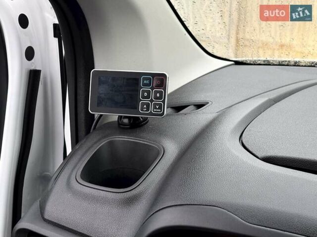 Белый Опель Combo Cargo, объемом двигателя 1.5 л и пробегом 96 тыс. км за 21500 $, фото 35 на Automoto.ua