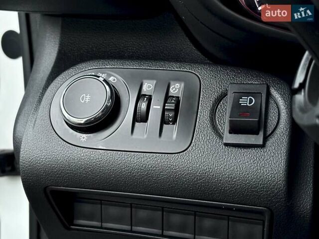 Белый Опель Combo Cargo, объемом двигателя 1.5 л и пробегом 96 тыс. км за 21500 $, фото 46 на Automoto.ua