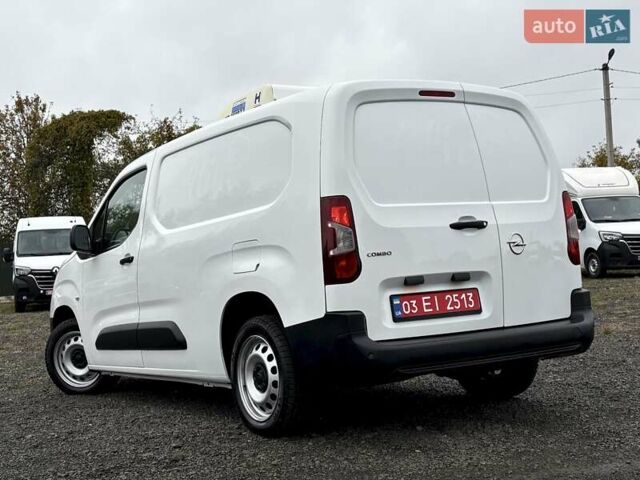 Белый Опель Combo Cargo, объемом двигателя 1.5 л и пробегом 96 тыс. км за 21500 $, фото 9 на Automoto.ua