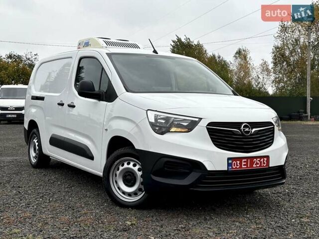 Белый Опель Combo Cargo, объемом двигателя 1.5 л и пробегом 96 тыс. км за 21500 $, фото 3 на Automoto.ua