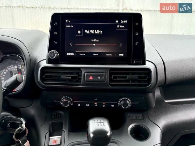 Белый Опель Combo Cargo, объемом двигателя 1.5 л и пробегом 96 тыс. км за 21500 $, фото 34 на Automoto.ua