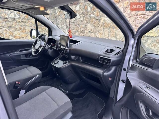 Серый Опель Combo Cargo, объемом двигателя 1.5 л и пробегом 300 тыс. км за 12500 $, фото 14 на Automoto.ua