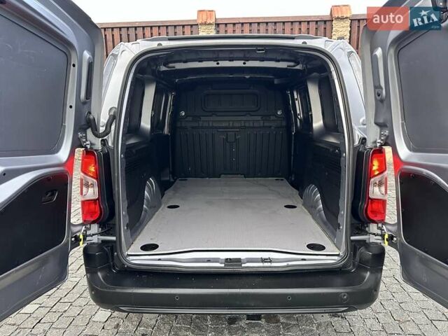 Серый Опель Combo Cargo, объемом двигателя 1.5 л и пробегом 300 тыс. км за 12500 $, фото 13 на Automoto.ua