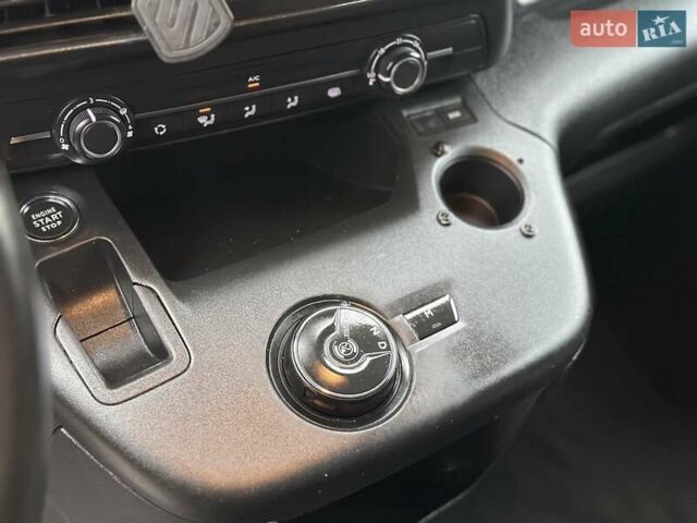 Сірий Опель Combo Cargo, об'ємом двигуна 1.5 л та пробігом 300 тис. км за 12500 $, фото 24 на Automoto.ua