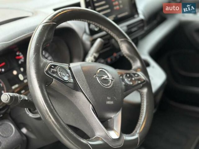 Серый Опель Combo Cargo, объемом двигателя 1.5 л и пробегом 300 тыс. км за 12500 $, фото 22 на Automoto.ua