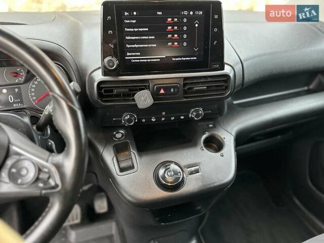 Серый Опель Combo Cargo, объемом двигателя 1.5 л и пробегом 300 тыс. км за 12500 $, фото 25 на Automoto.ua