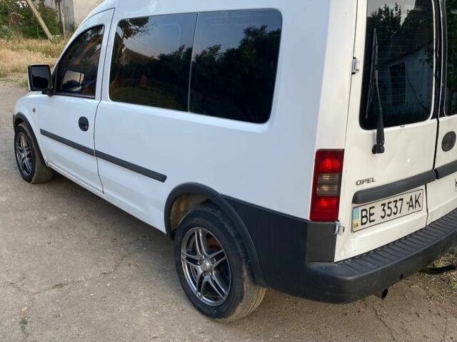 Белый Опель Combo Life, объемом двигателя 0 л и пробегом 365 тыс. км за 3700 $, фото 3 на Automoto.ua