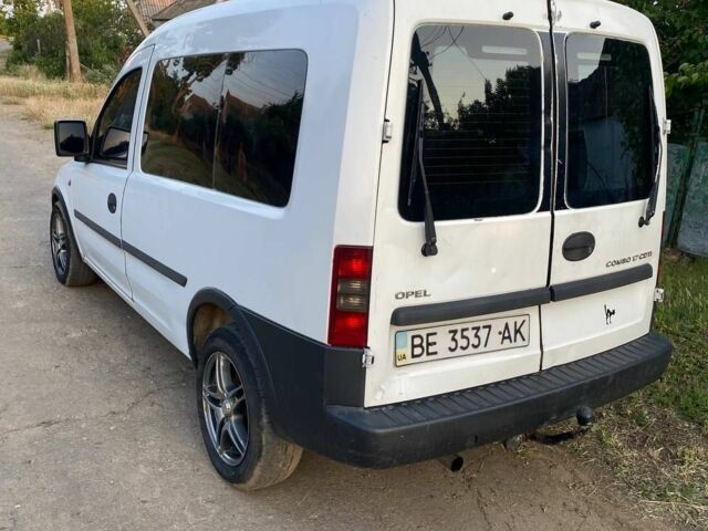 Белый Опель Combo Life, объемом двигателя 0 л и пробегом 365 тыс. км за 3700 $, фото 7 на Automoto.ua